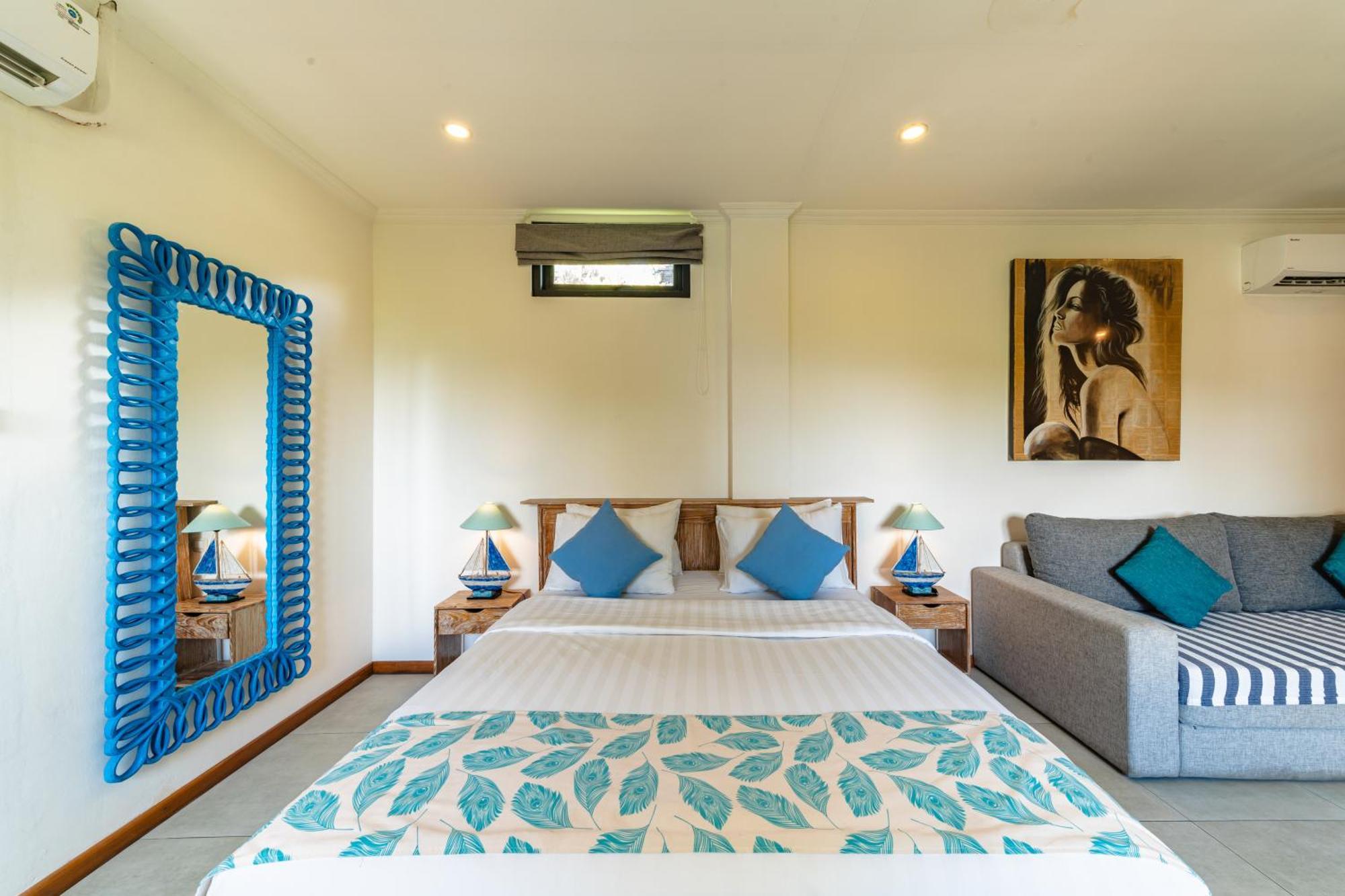Komodo Suites Downtown Managed By Cpm Bali Лабуан Баджо Екстериор снимка