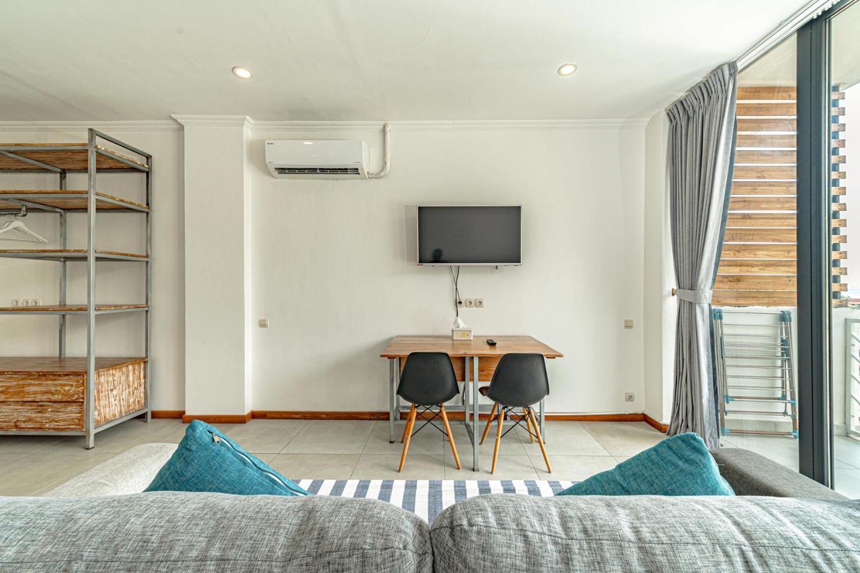 Komodo Suites Downtown Managed By Cpm Bali Лабуан Баджо Екстериор снимка